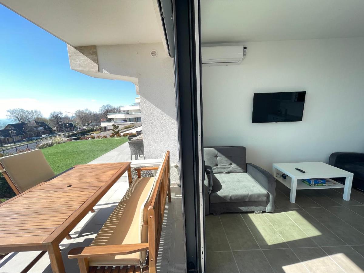 Club Panorama Studio - Pool, Garden Apartment Alsoors Exterior photo